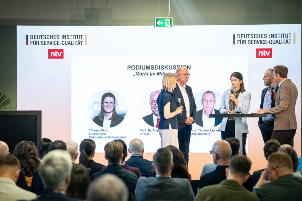 Verleihung Produkte des Jahres 2026 Auszeichnungen in Berlin | DISQ, DUP und ntv
